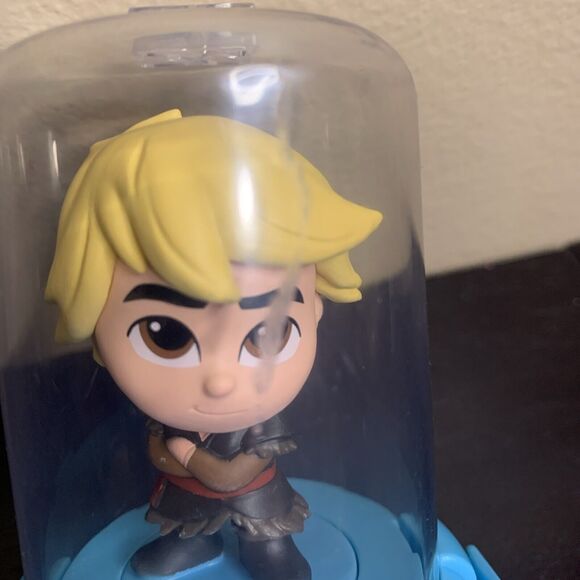 FROZEN II DOMEZ Kristoff  3"- Front of Dome is scratched - Picture 3 of 6